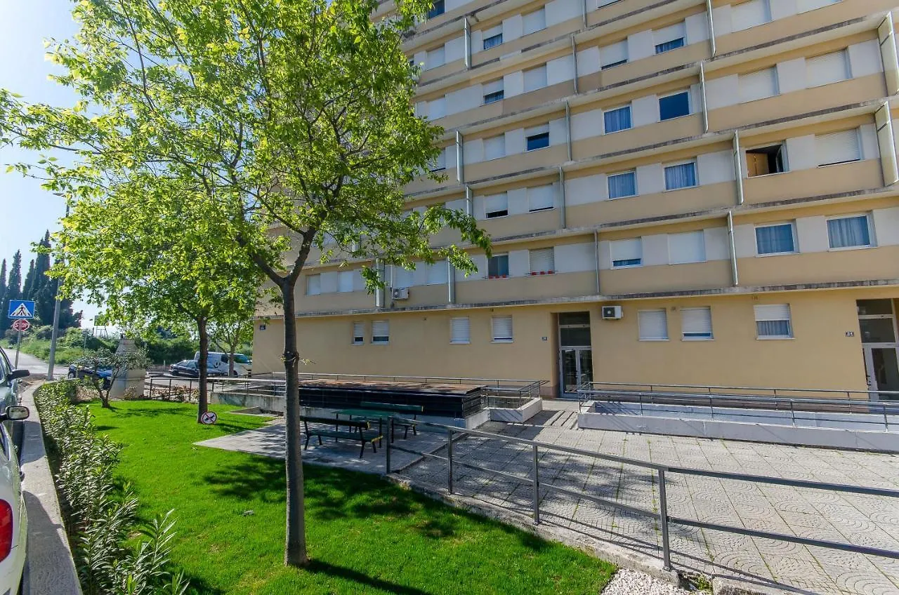 Spacious Apartment Smile With Terrace And Secure Garage Split