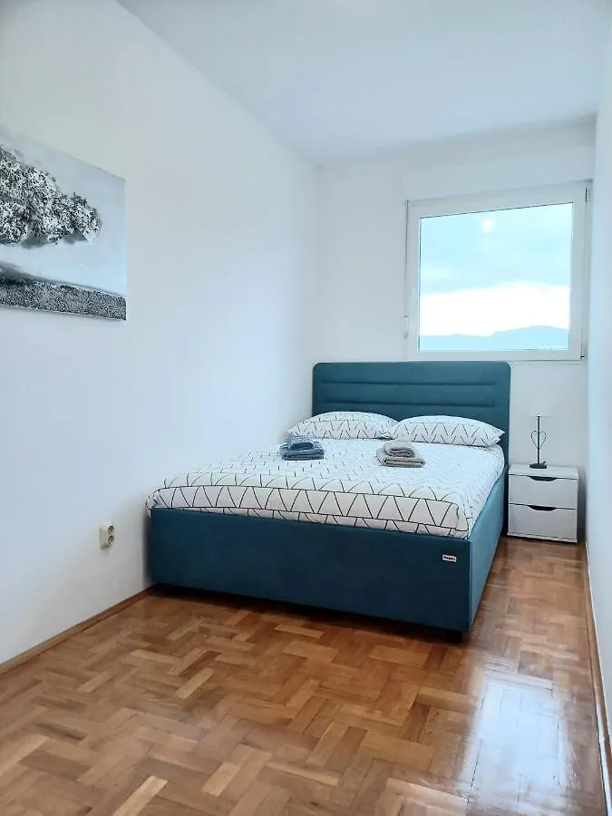 Spacious Apartment Smile With Terrace And Secure Garage Split 0*,