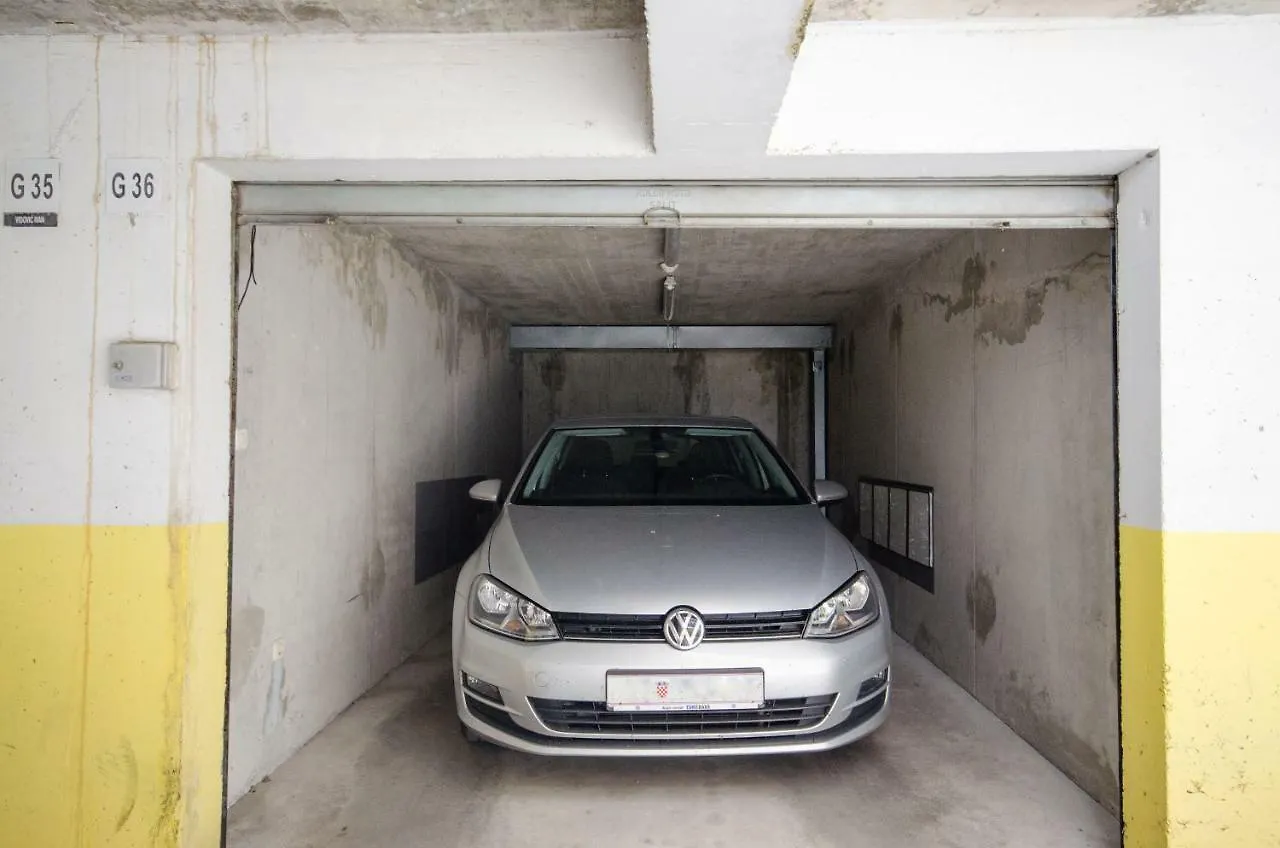 Spacious Apartment Smile With Terrace And Secure Garage Split
